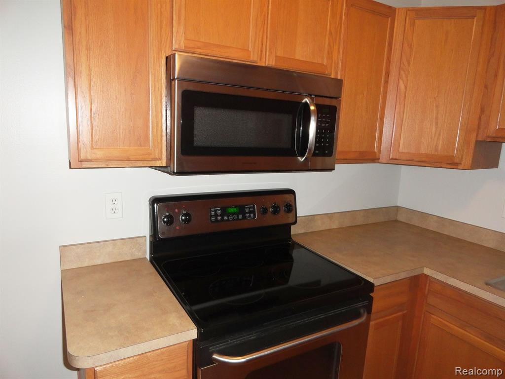 2420 Parmenter, Royal Oak, MI 48073 — Photo 4