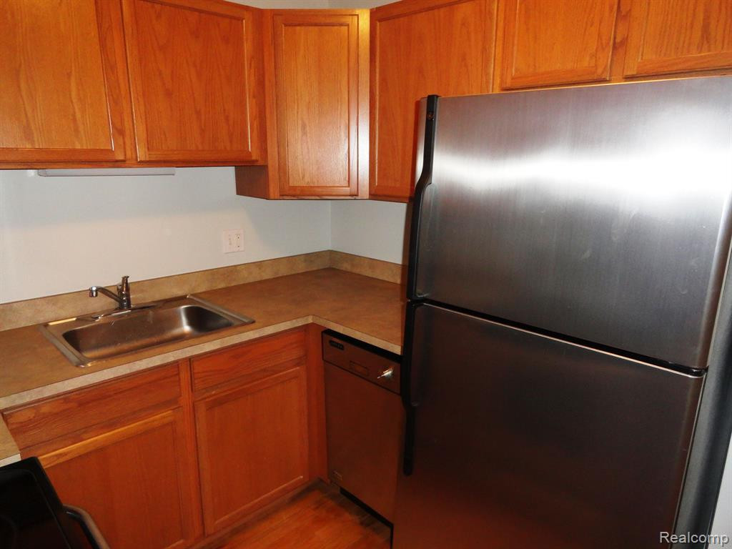 2420 Parmenter, Royal Oak, MI 48073 — Photo 5