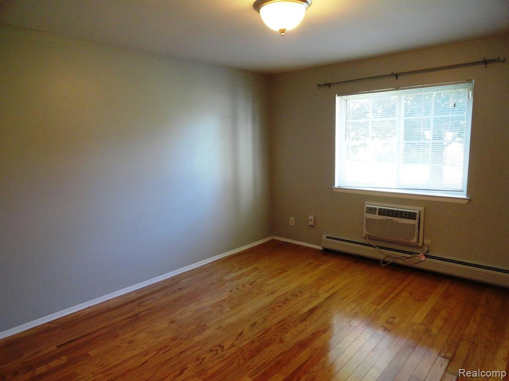 2420 Parmenter, Royal Oak, MI 48073 — Photo 8