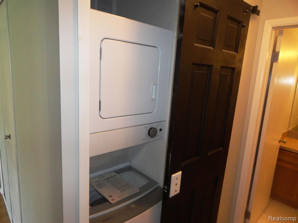 2420 Parmenter, Royal Oak, MI 48073 — Photo 11