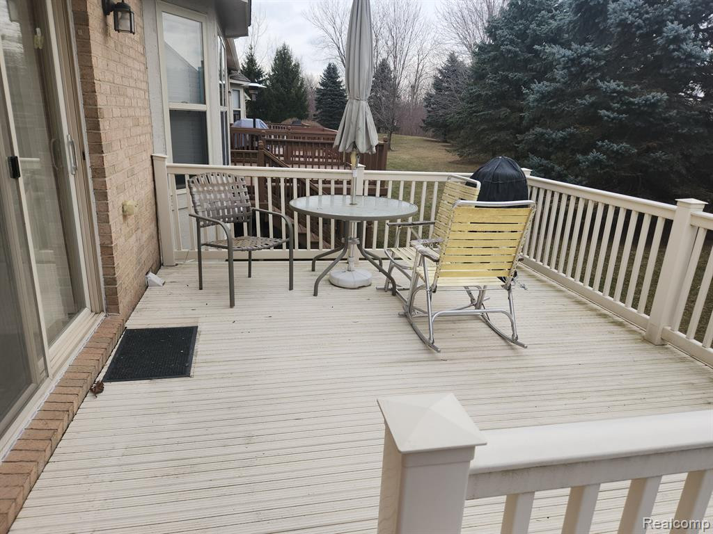 23585 ASHLEY Drive, Flat Rock, MI 48134 — Photo 4