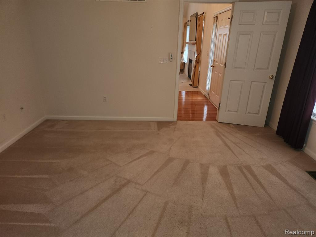 23585 ASHLEY Drive, Flat Rock, MI 48134 — Photo 13