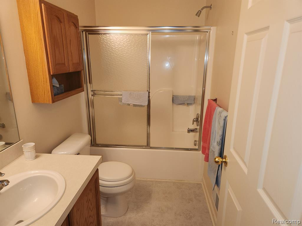 23585 ASHLEY Drive, Flat Rock, MI 48134 — Photo 20