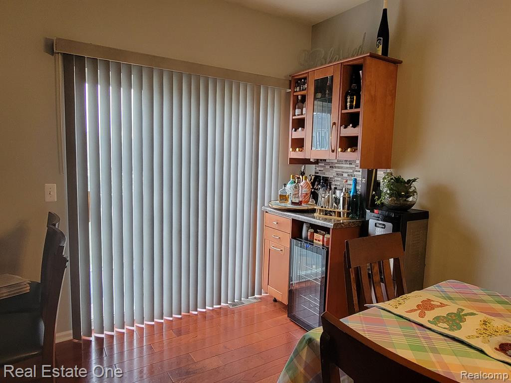199 CENTER Boulevard, Wixom, MI 48393 — Photo 6
