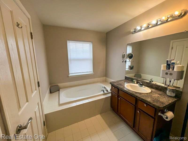 199 CENTER Boulevard, Wixom, MI 48393 — Photo 19