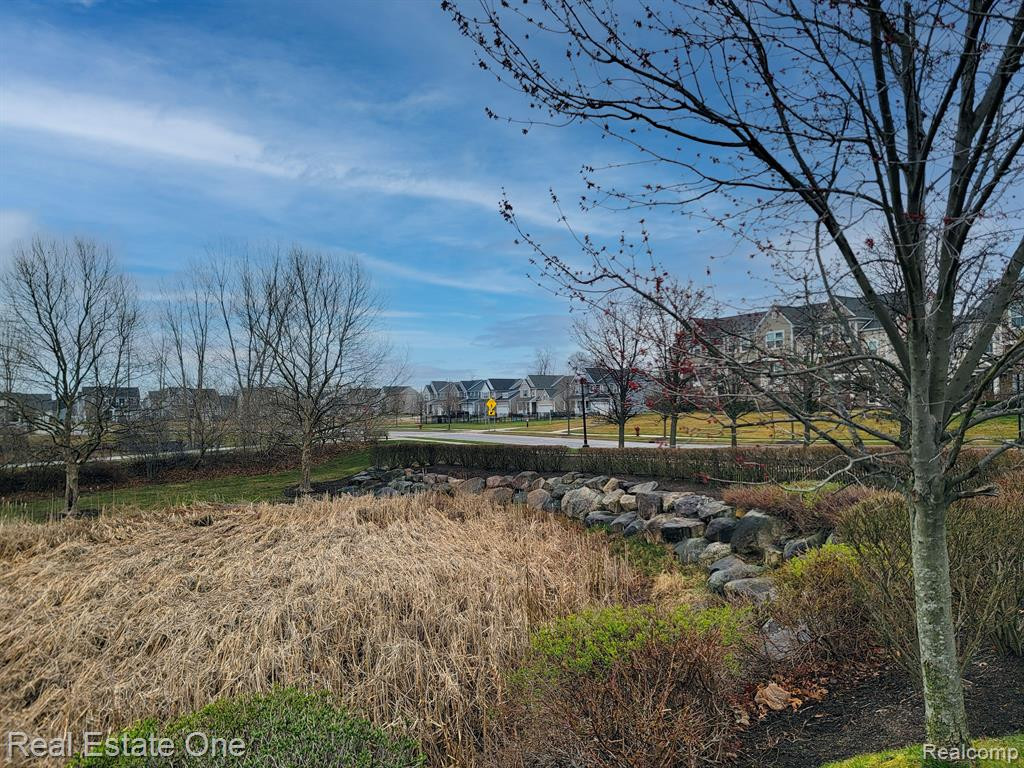 199 CENTER Boulevard, Wixom, MI 48393 — Photo 25