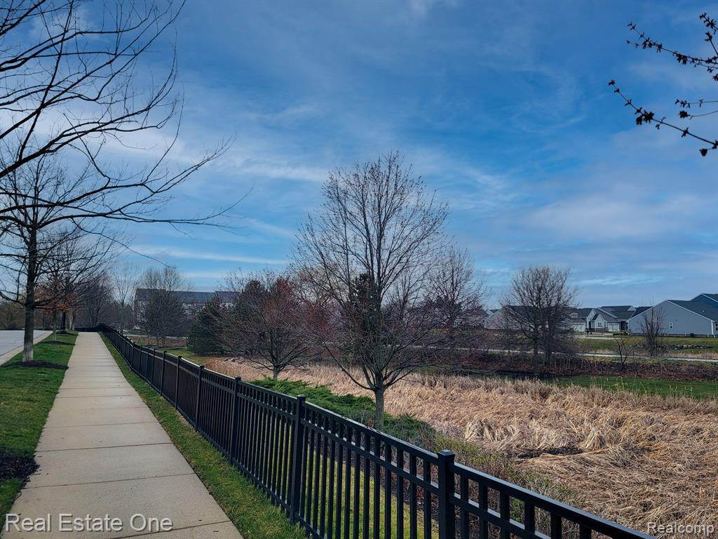 199 CENTER Boulevard, Wixom, MI 48393 — Photo 26