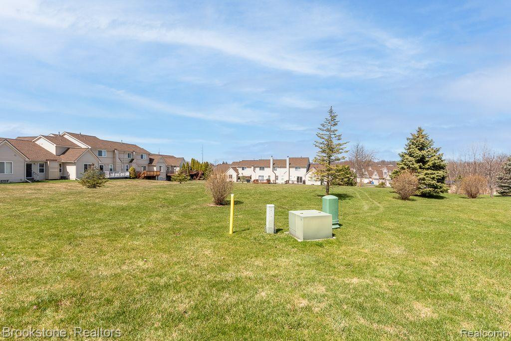 4305 WILLOW VIEW Court, Howell, MI 48843 — Photo 8