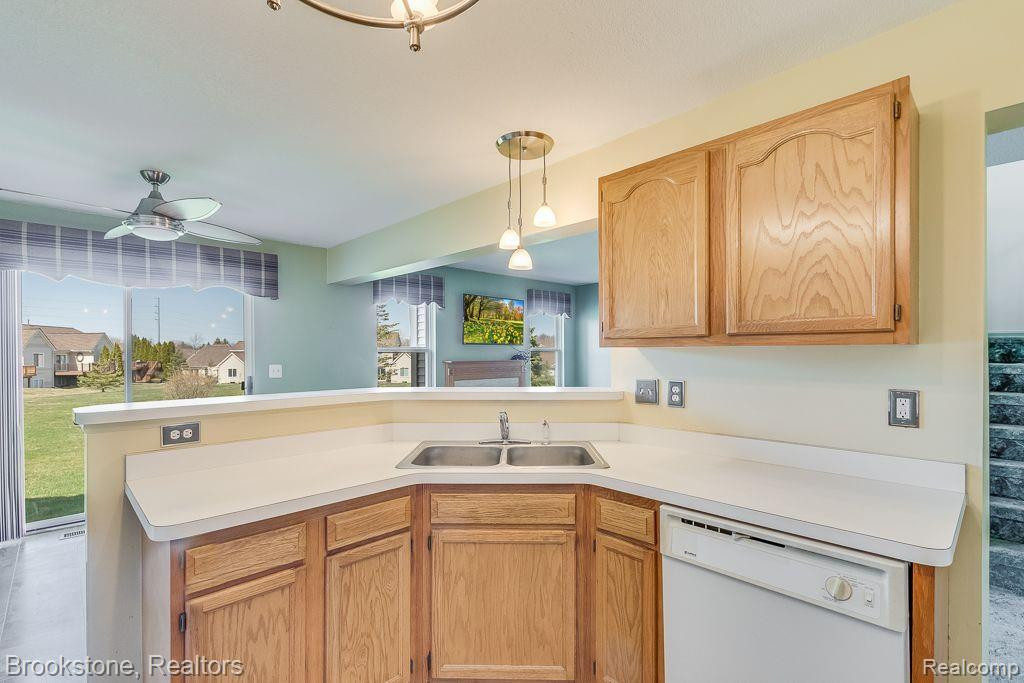 4305 WILLOW VIEW Court, Howell, MI 48843 — Photo 20