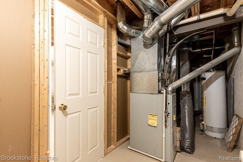 4305 WILLOW VIEW Court, Howell, MI 48843 — Photo 39