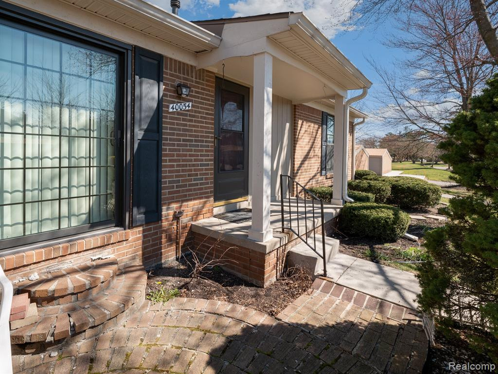 40054 CROSSWINDS, Novi, MI — Photo 3