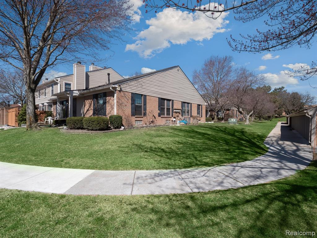 40054 CROSSWINDS, Novi, MI — Photo 26