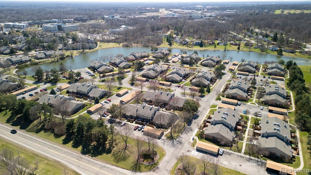 40054 CROSSWINDS, Novi, MI — Photo 35