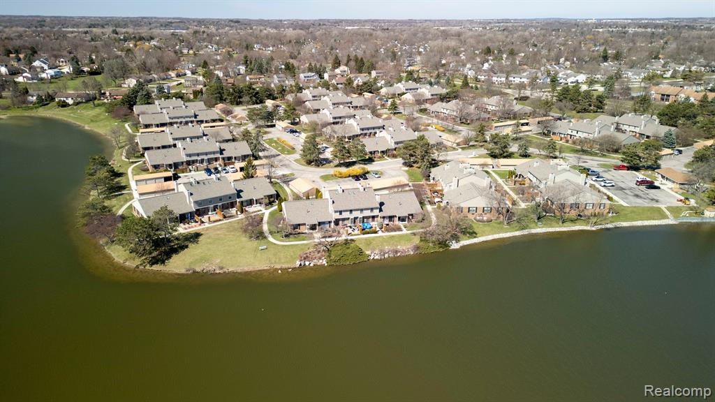 40054 CROSSWINDS, Novi, MI — Photo 38