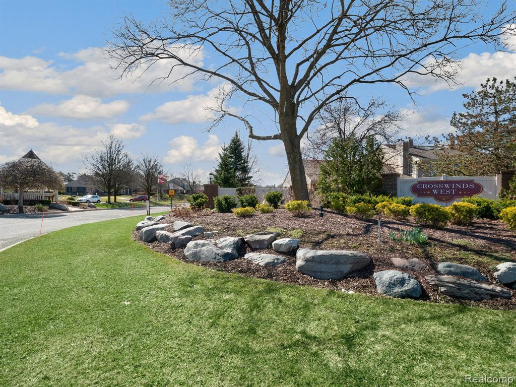 40054 CROSSWINDS, Novi, MI — Photo 41
