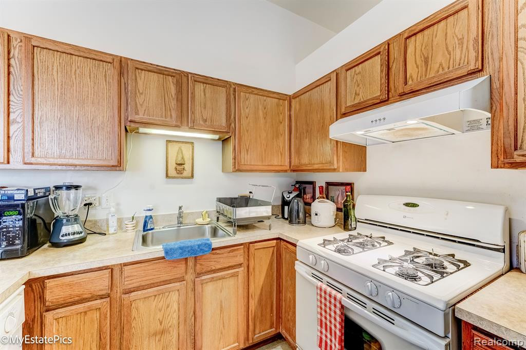 7665 MITCHELL Drive, Van Buren, MI 48111 — Photo 17