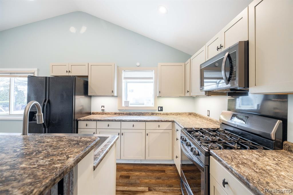 40179 ALDEN Road, Van Buren, MI 48111 — Photo 8
