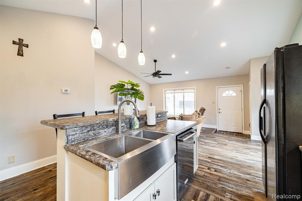 40179 ALDEN Road, Van Buren, MI 48111 — Photo 9