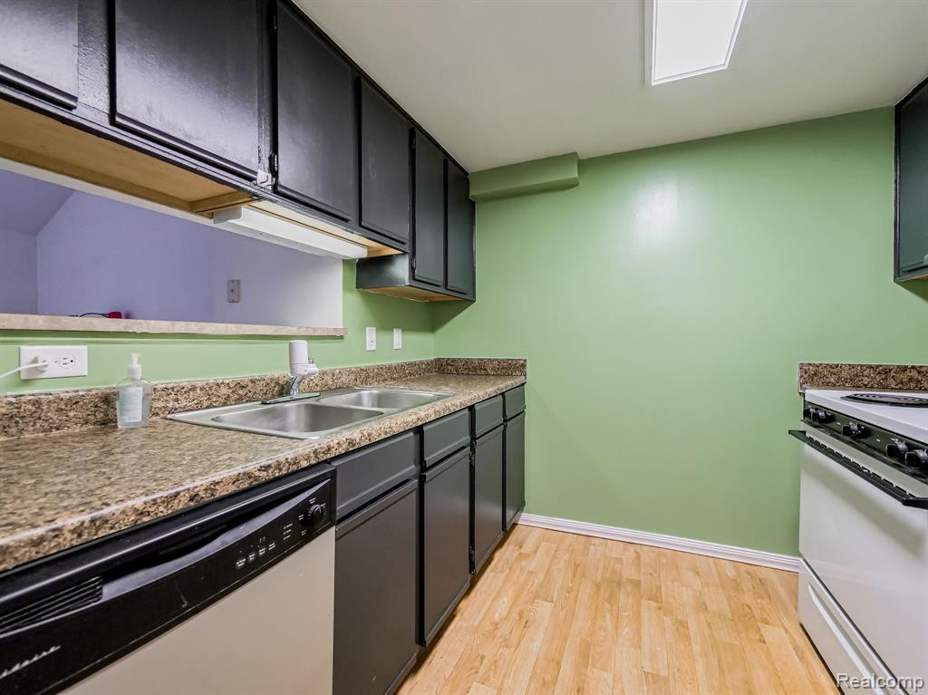 2152 STONE SCHOOL Circle, Ann Arbor, MI 48108 — Photo 5