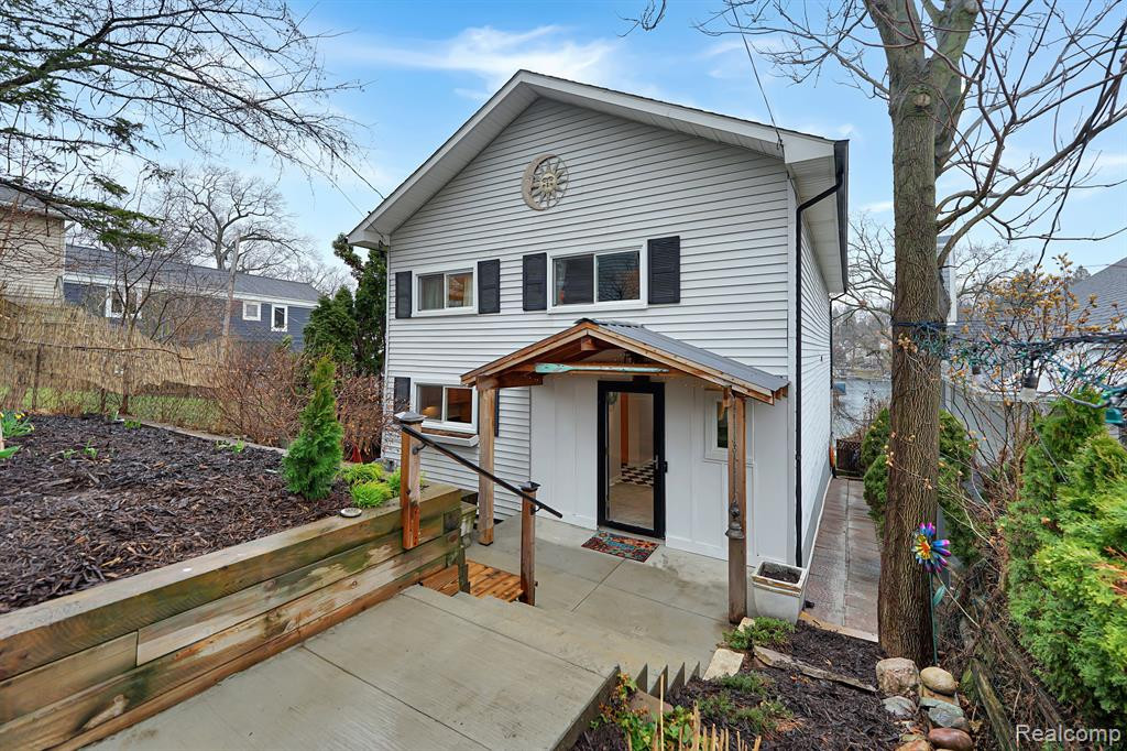 511 BELLEVUE Avenue, Lake Orion, MI 48362 — Photo 2