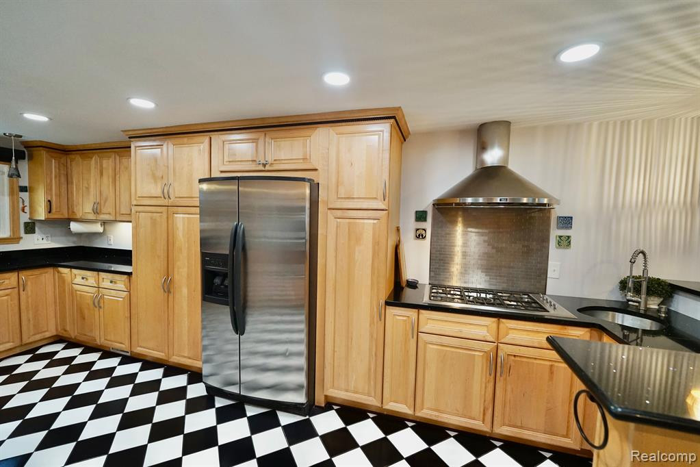 511 BELLEVUE Avenue, Lake Orion, MI 48362 — Photo 10