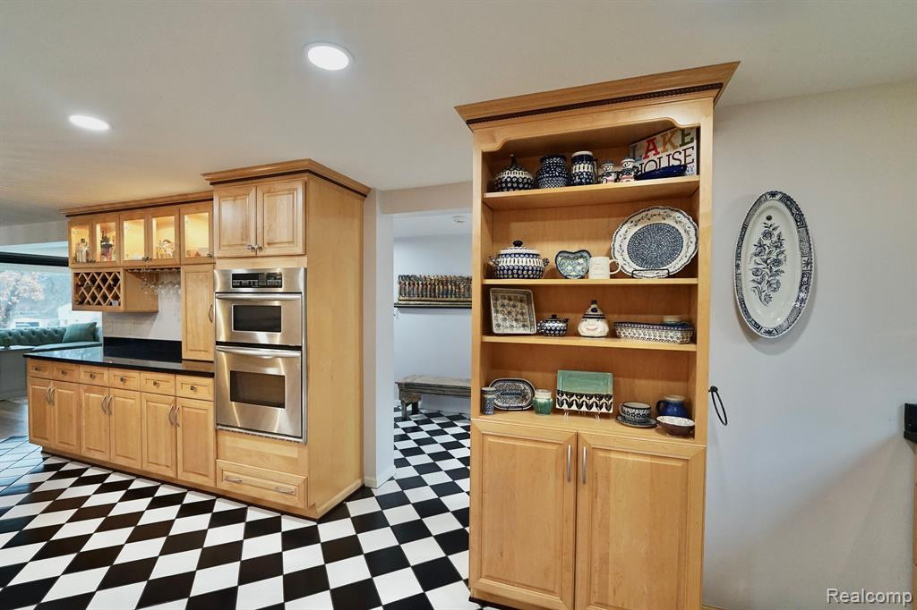511 BELLEVUE Avenue, Lake Orion, MI 48362 — Photo 15