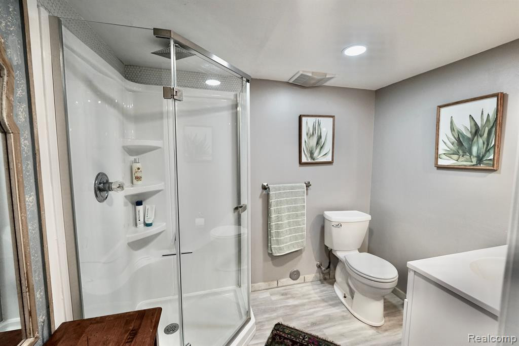 511 BELLEVUE Avenue, Lake Orion, MI 48362 — Photo 44