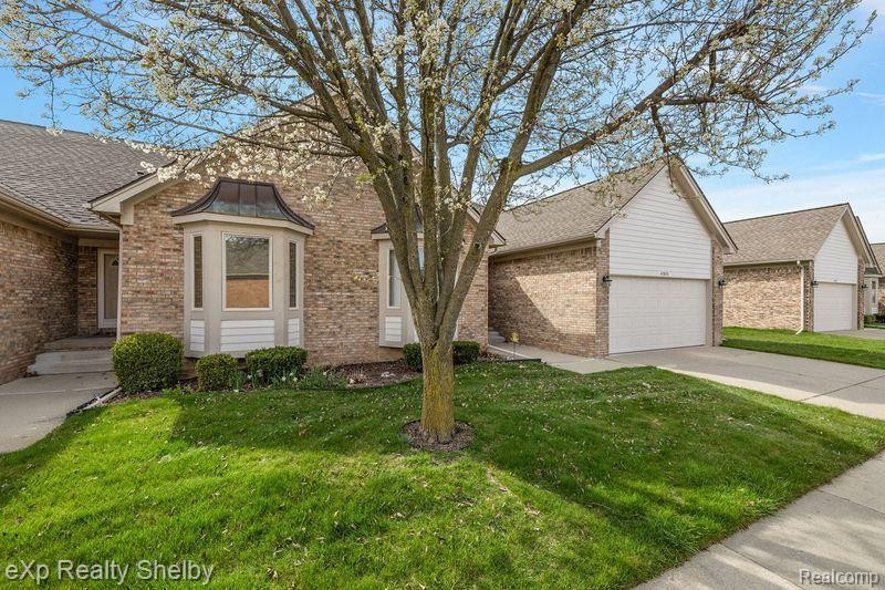 45853 KARAM Drive, Shelby Twp, MI 48315 — Photo 3