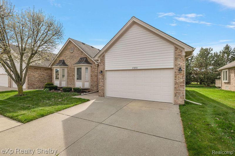 45853 KARAM Drive, Shelby Twp, MI 48315 — Photo 4