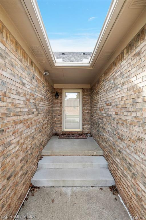 45853 KARAM Drive, Shelby Twp, MI 48315 — Photo 5