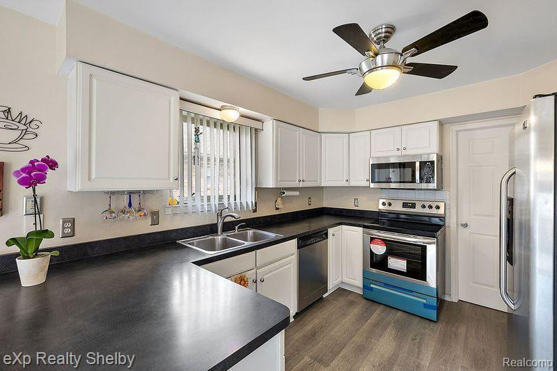 45853 KARAM Drive, Shelby Twp, MI 48315 — Photo 12