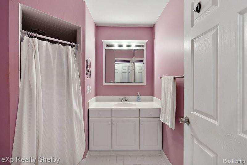 45853 KARAM Drive, Shelby Twp, MI 48315 — Photo 19