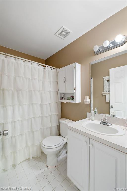 45853 KARAM Drive, Shelby Twp, MI 48315 — Photo 23