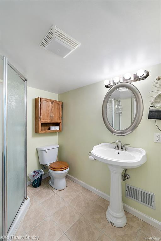 45853 KARAM Drive, Shelby Twp, MI 48315 — Photo 29