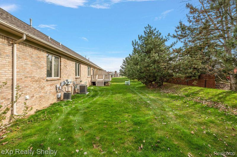 45853 KARAM Drive, Shelby Twp, MI 48315 — Photo 32