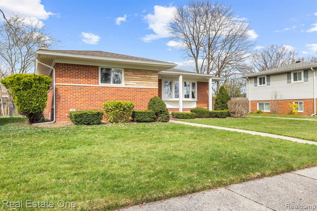 9901 PERE Avenue, Livonia, MI 48150 — Photo 3
