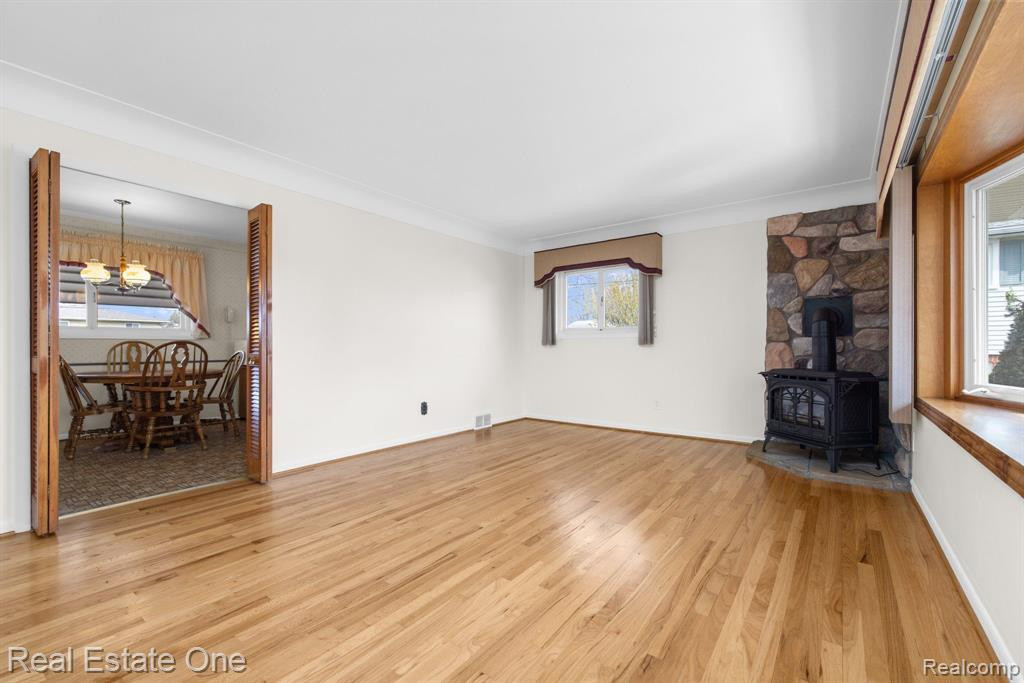 9901 PERE Avenue, Livonia, MI 48150 — Photo 6