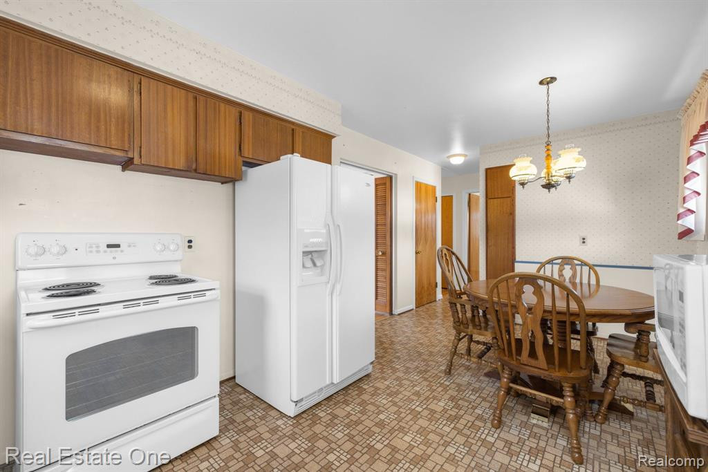 9901 PERE Avenue, Livonia, MI 48150 — Photo 9