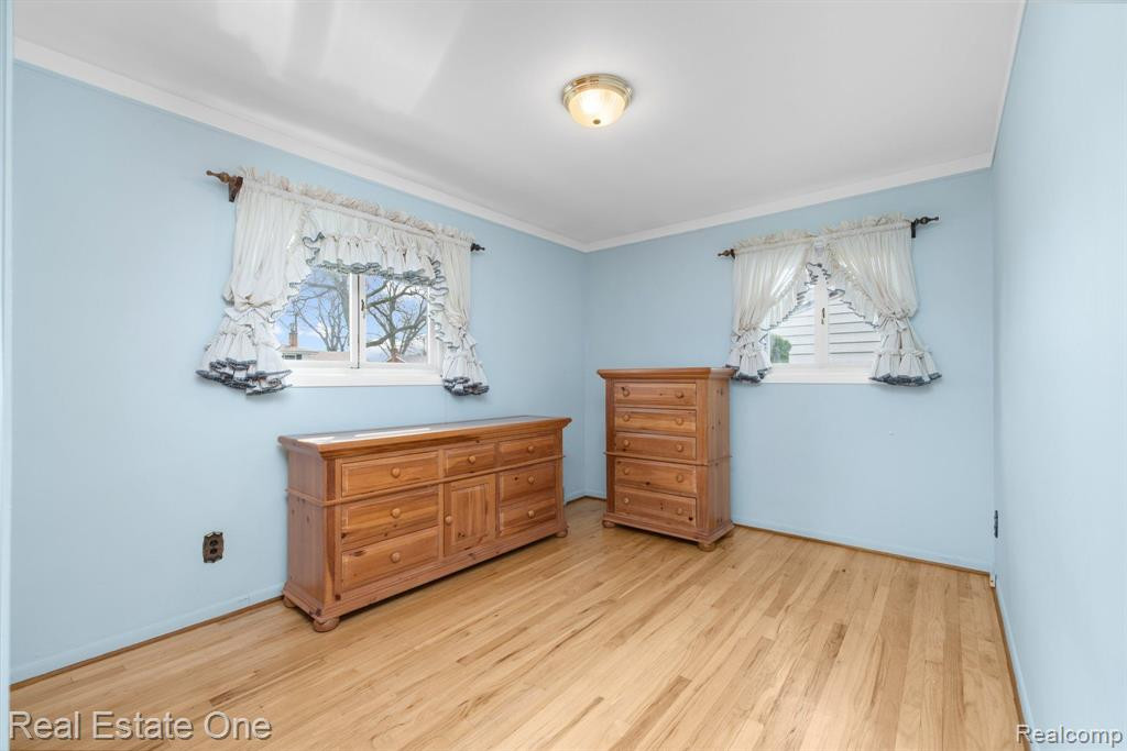 9901 PERE Avenue, Livonia, MI 48150 — Photo 11