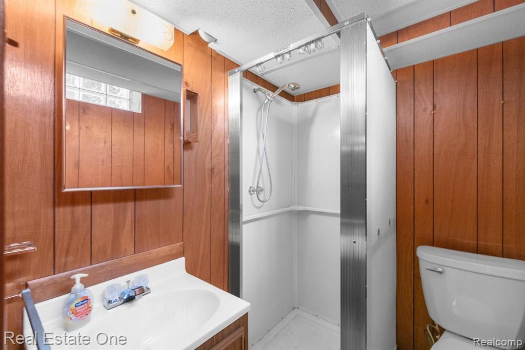 9901 PERE Avenue, Livonia, MI 48150 — Photo 16