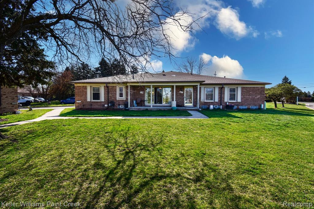 49116 CONWAY, Shelby Twp, MI 48315 — front exterior