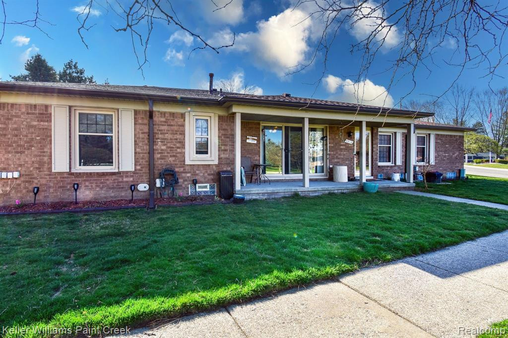 49116 CONWAY, Shelby Twp, MI 48315 — Photo 2