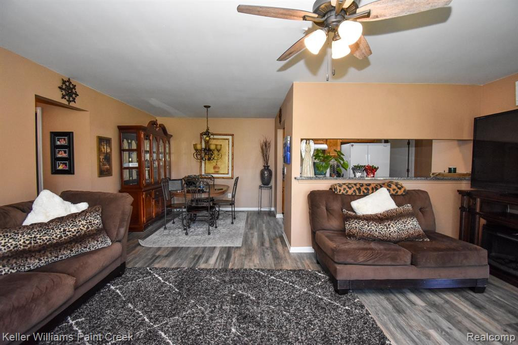 49116 CONWAY, Shelby Twp, MI 48315 — Photo 8