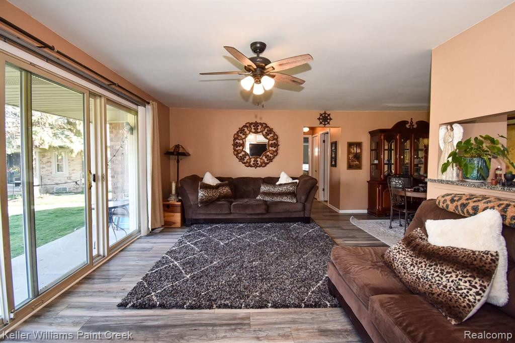 49116 CONWAY, Shelby Twp, MI 48315 — Photo 9