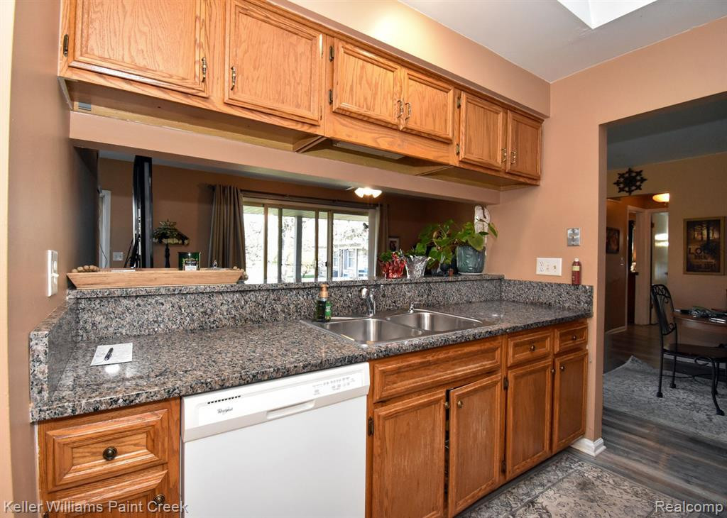 49116 CONWAY, Shelby Twp, MI 48315 — Photo 13
