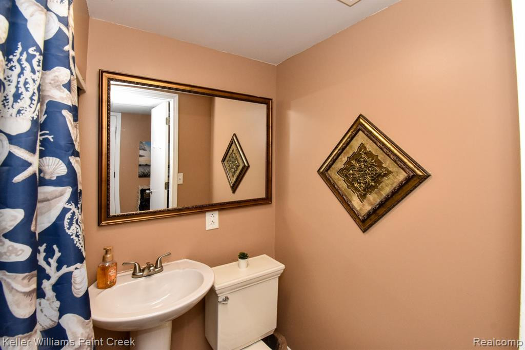 49116 CONWAY, Shelby Twp, MI 48315 — Photo 33