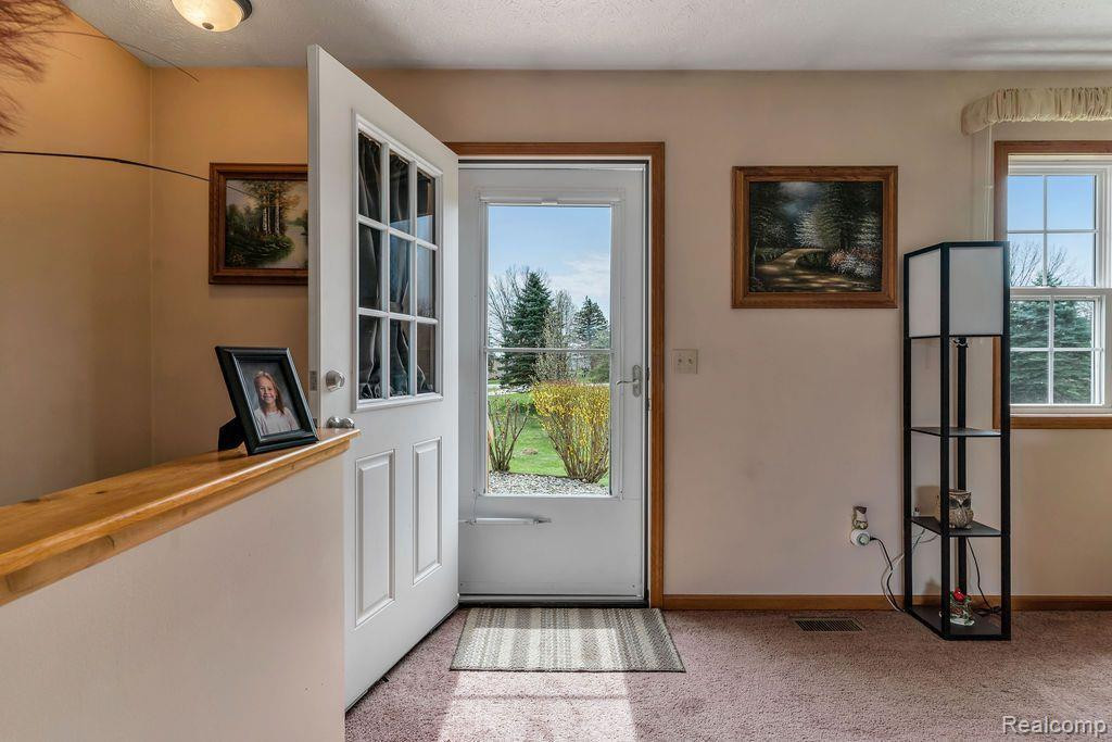 5814 HAYNER Road, Fowlerville, MI 48836 — Photo 6