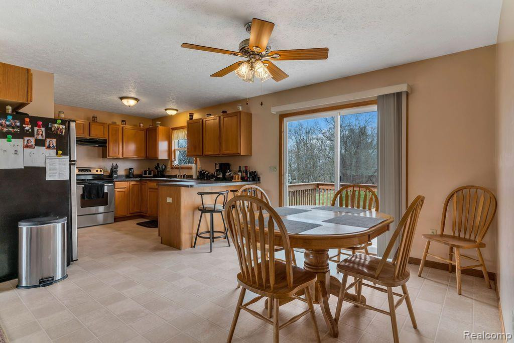 5814 HAYNER Road, Fowlerville, MI 48836 — Photo 10
