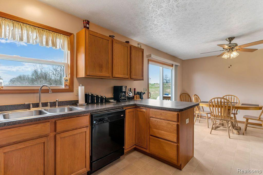 5814 HAYNER Road, Fowlerville, MI 48836 — Photo 12