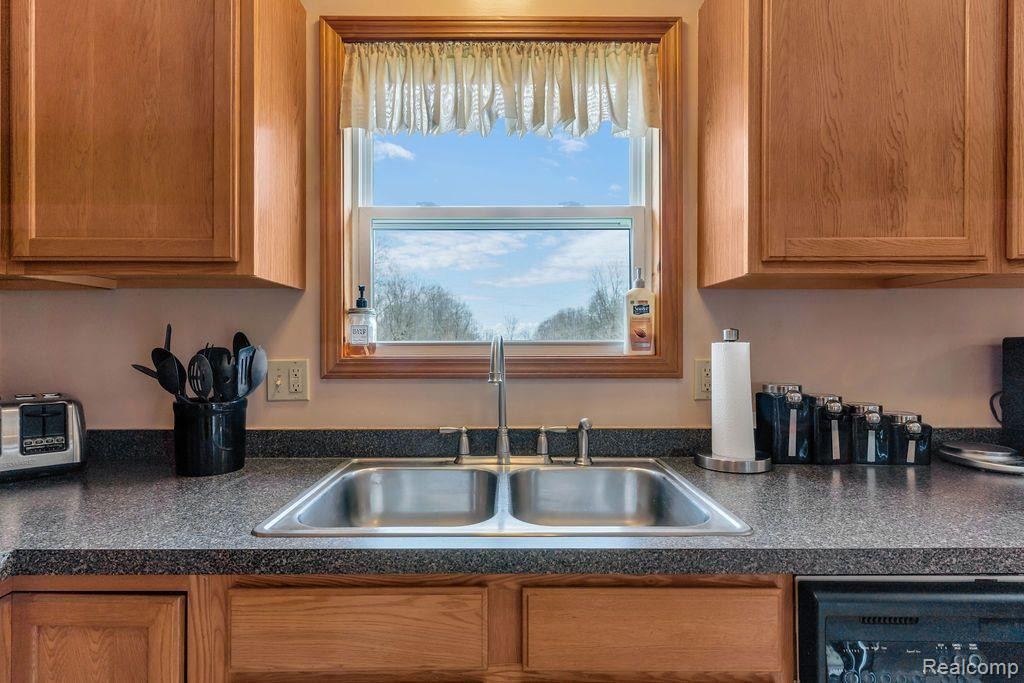 5814 HAYNER Road, Fowlerville, MI 48836 — Photo 14